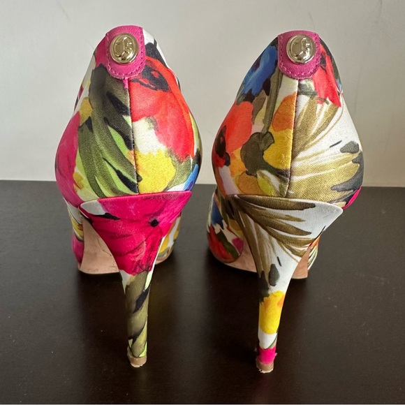 Ivanka Trump Floral Pumps Heels - Picture 3 of 6
